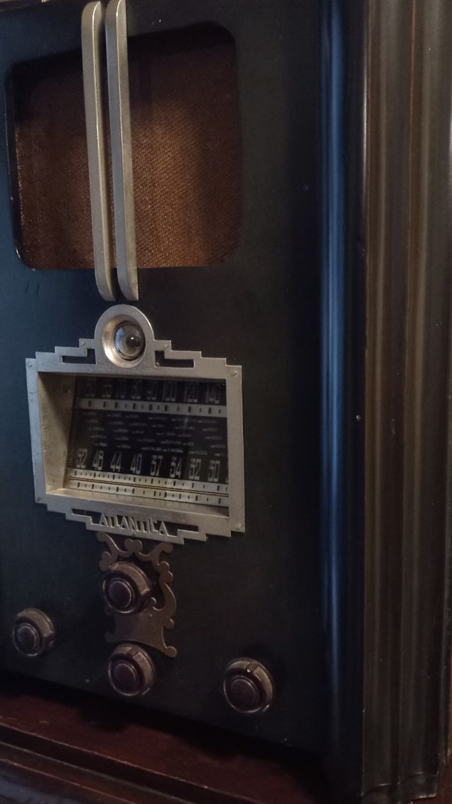 Antigua Raio de válvulas