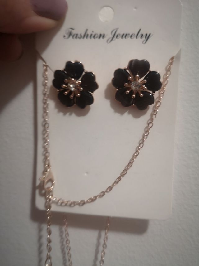 Set collana orecchini fiore nero