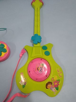 Micro y Guitarra DORA