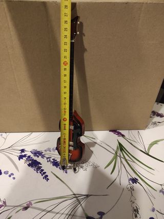 Miniatura strumento musicale basso 