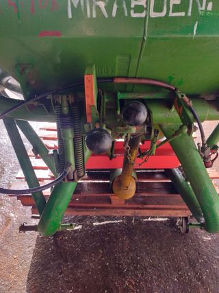 Abonadora 1400kg Amazone