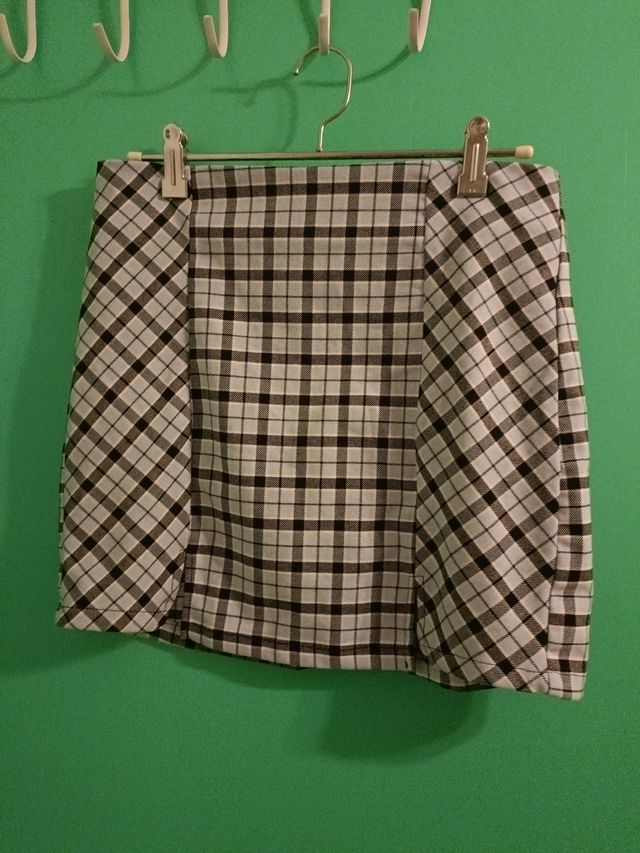 Minifalda de cuadros escoceses.
