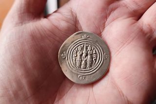 Moneda dracma Sasánida rey Khusro II. PLATA