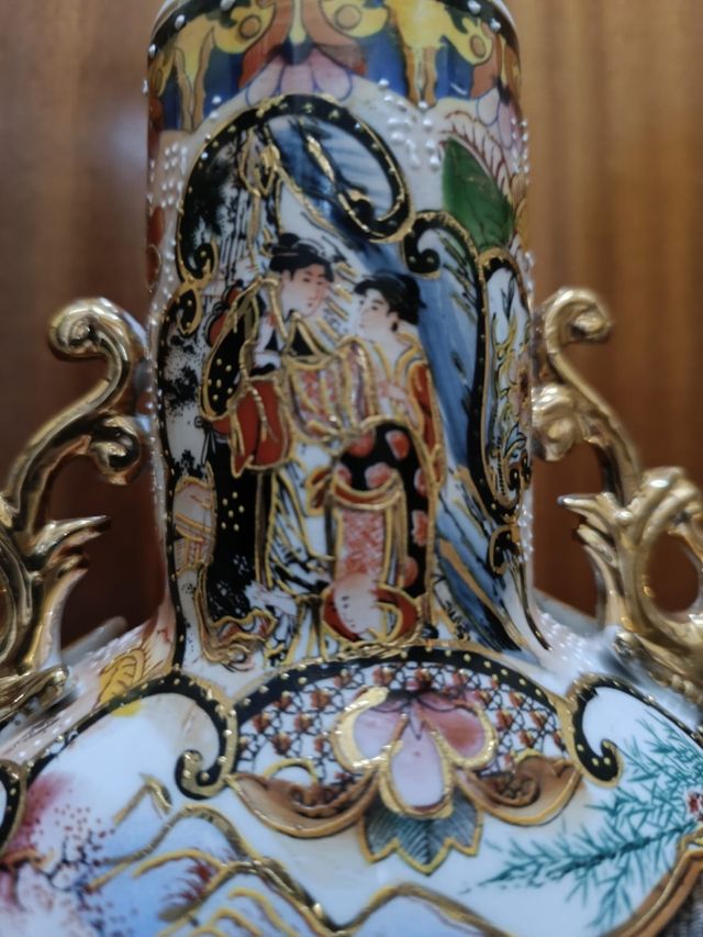 ANTIGUO JARRÓN CHINO DE PORCELANA