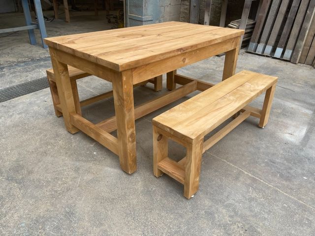 Oferta conjunto mesa y bancos madera mac