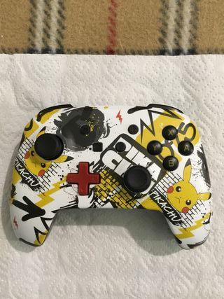 Mando Nintendo switch pikachu graffiti edition