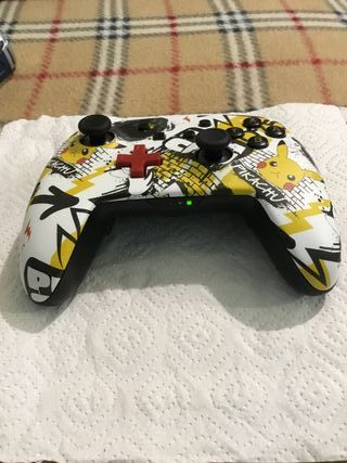 Mando Nintendo switch pikachu graffiti edition