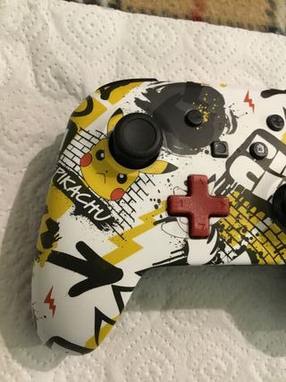 Mando Nintendo switch pikachu graffiti edition