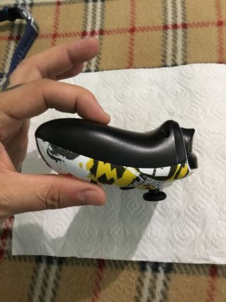 Mando Nintendo switch pikachu graffiti edition