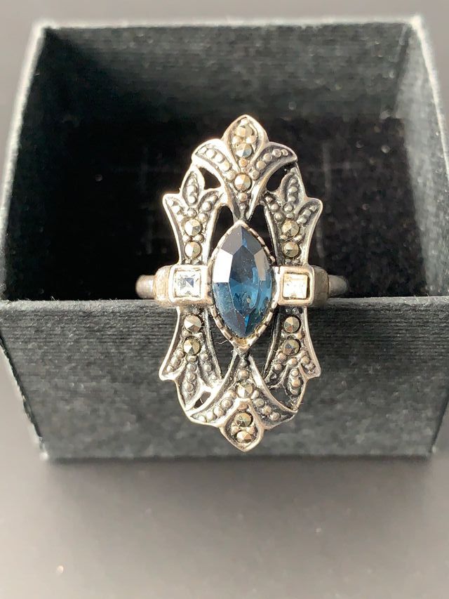 Anello zirconi e pietra blu