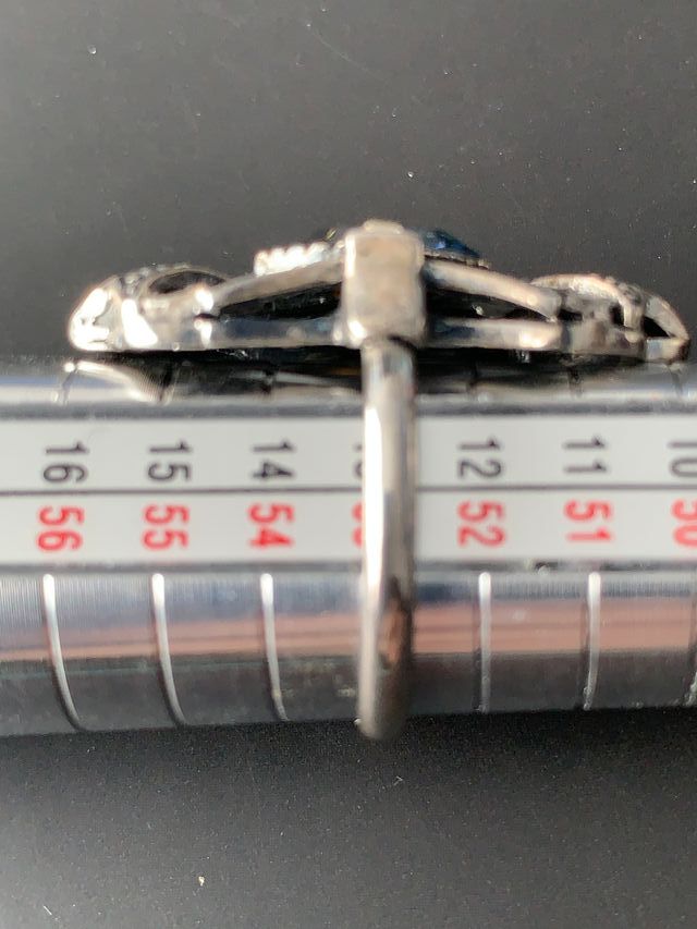 Anello zirconi e pietra blu