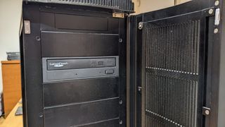 Ordenador PC Servidor (Linux)