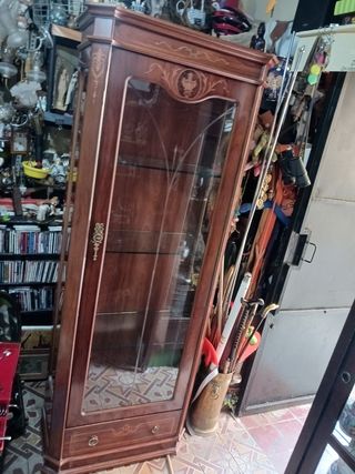 Vitrina de cristal con un cajón vintage 