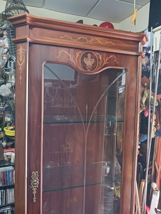 Vitrina de cristal con un cajón vintage 