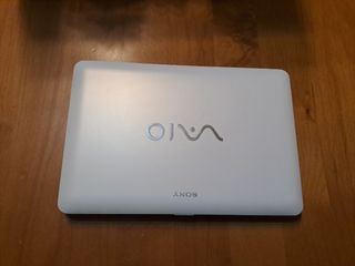 Mini portátil Sony Vaio netbook con funda y caja.