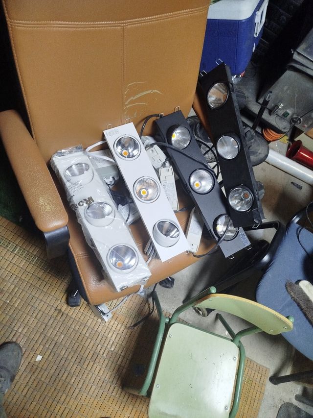 Luz led empotrable triple