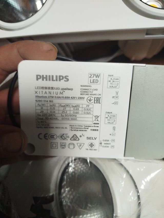 Luz led empotrable triple