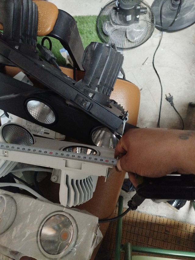 Luz led empotrable triple