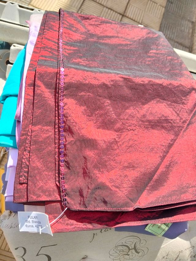 Lote 100 Pañuelos y fulares