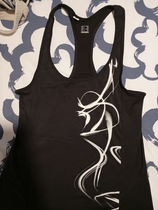 Camiseta deporte mujer.