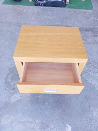 MESITA DE MADERA