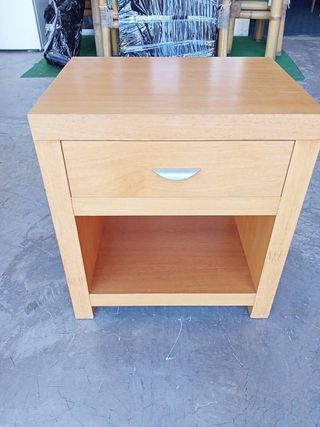 MESITA DE MADERA