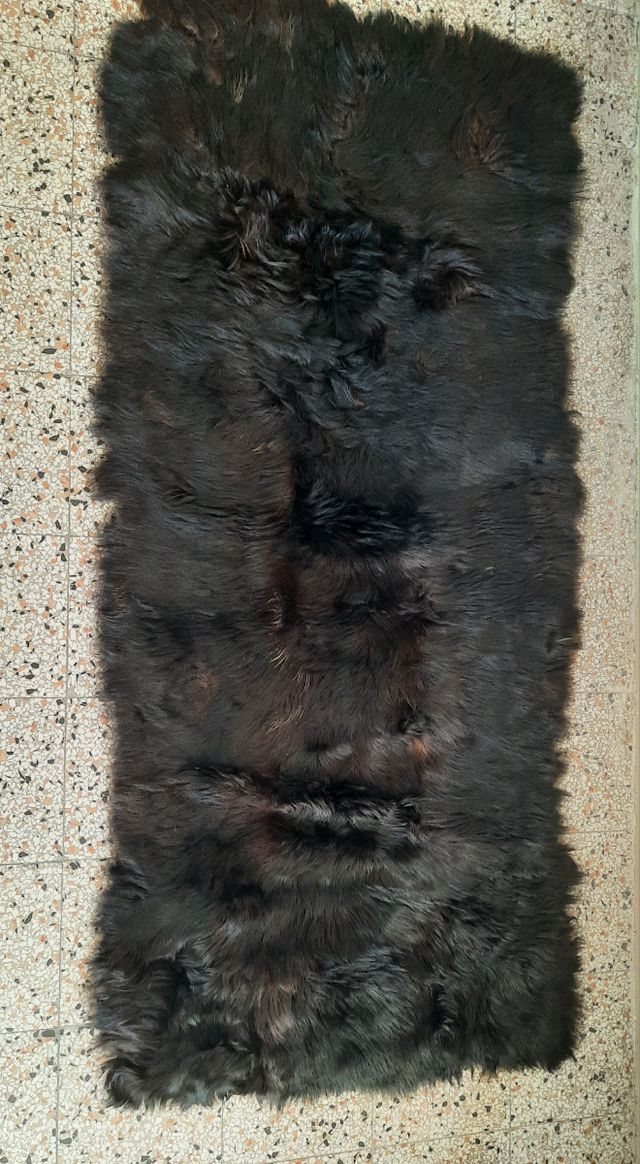 Tappeto morbido nero, pelle 150×65sm