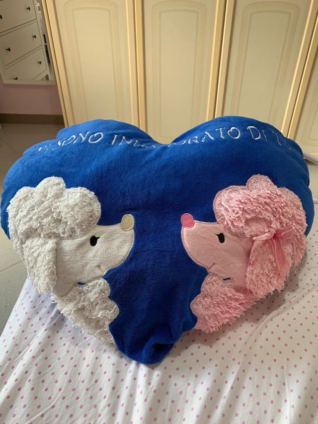 Peluche a forma di cuore