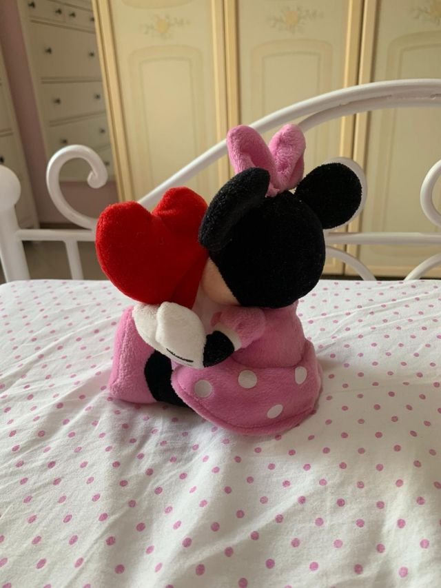 Peluche a forma di Minnie della Disney