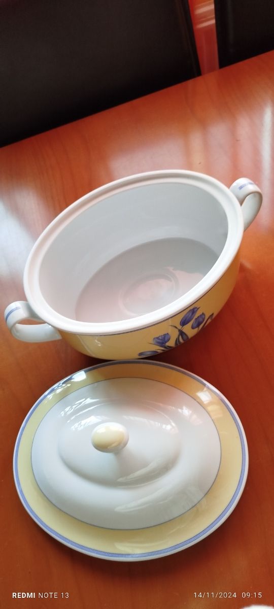 Sopera de porcelana fina