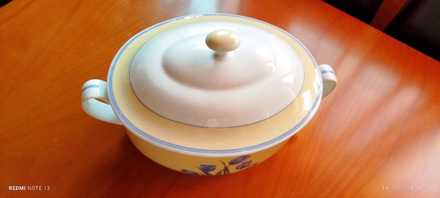 Sopera de porcelana fina