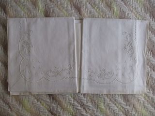 Sábanas bordadas