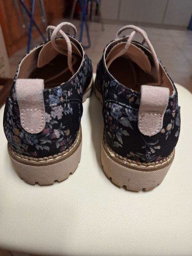 Zapatos mujer cordones flores número 37