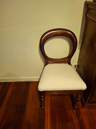 Mesa de comedor y 6 sillas anticuario