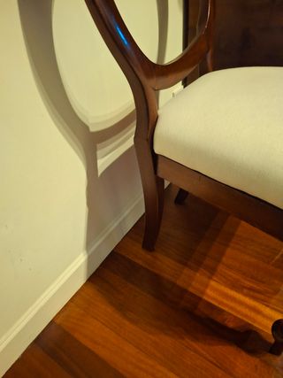 Mesa de comedor y 6 sillas anticuario