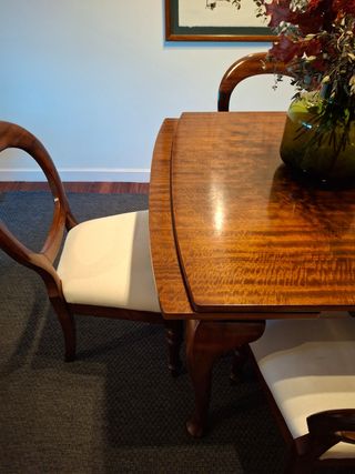 Mesa de comedor y 6 sillas anticuario