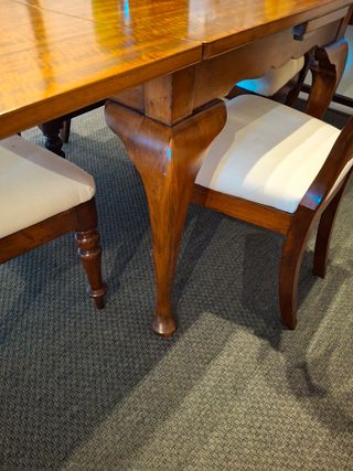 Mesa de comedor y 6 sillas anticuario