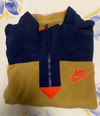 Sudadera Polar NIKE de la talla M niña