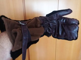Guantes de pelo y cuero