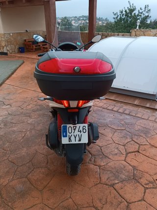 Moto Piaggio MP3 300.