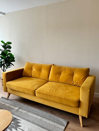 Sofá Amarillo Maison du Monde 3-4 plazas