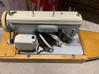 Maquina de coser antigua Sigma