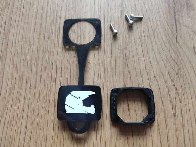 Coperchio porta di ricarica Mondraker modello quadrato