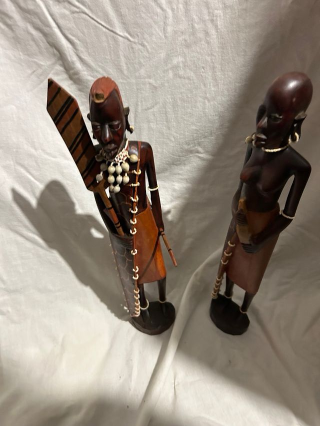 statuine in legno fatte a mano