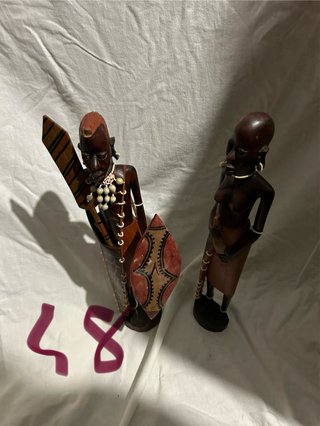 statuine in legno fatte a mano