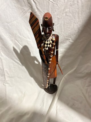 statuine in legno fatte a mano