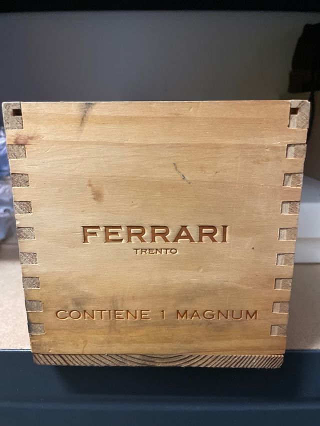 Scatola legno vino Ferrari Trento