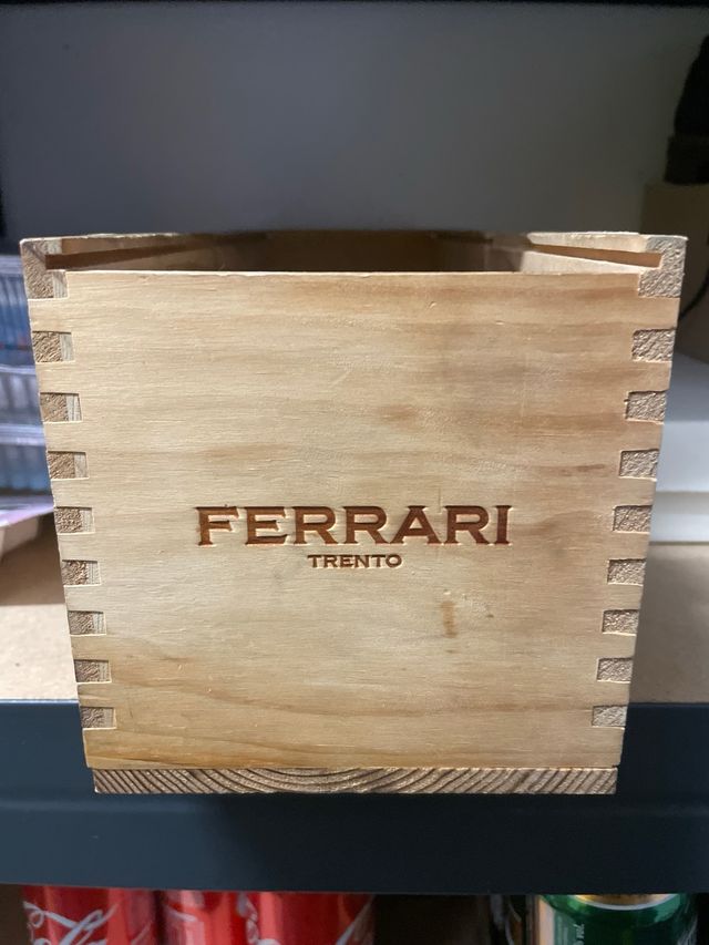 Scatola legno vino Ferrari Trento