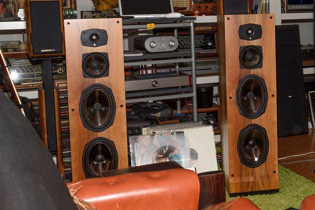 Altavoces RCF Mytho4