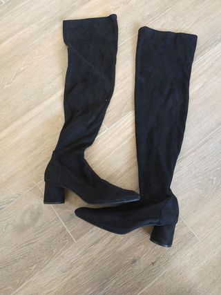Bota alta, por encima de rodilla